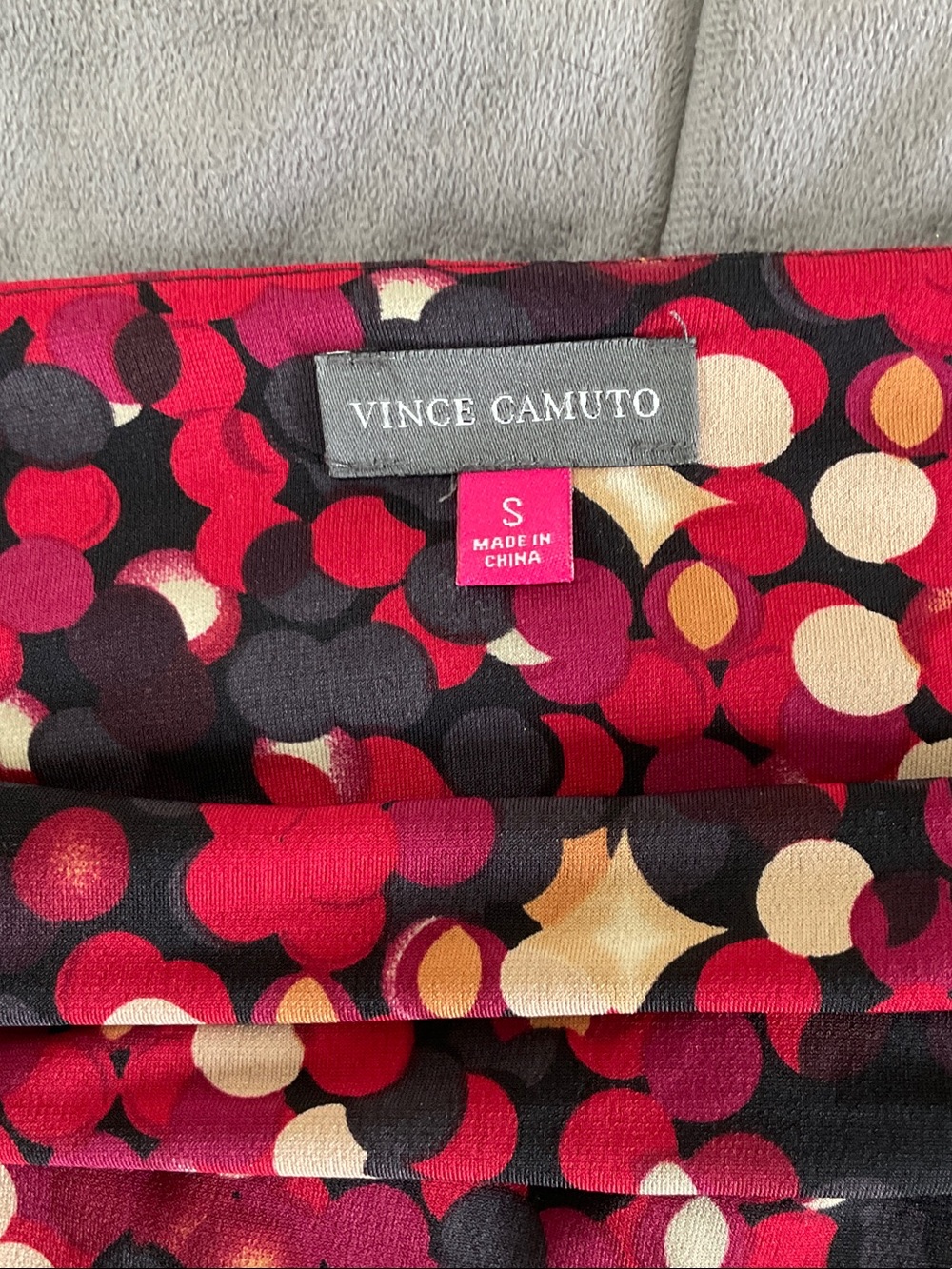 Vince Camuto Ruched Twist Top - Picture 5 of 7